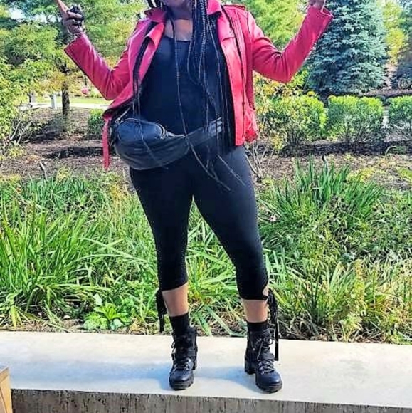 Meet your Posher, She She - Picture 7 of 7